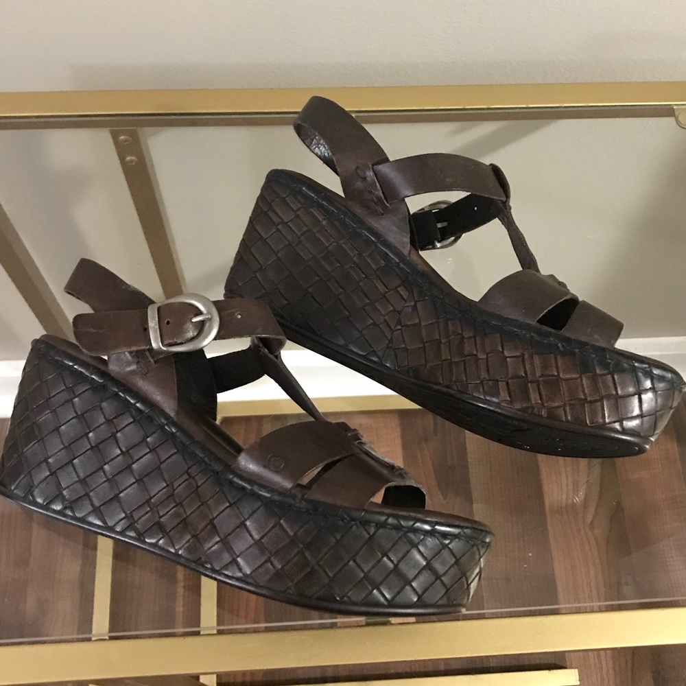 BORN Brown leather Wedge Sandal 8M